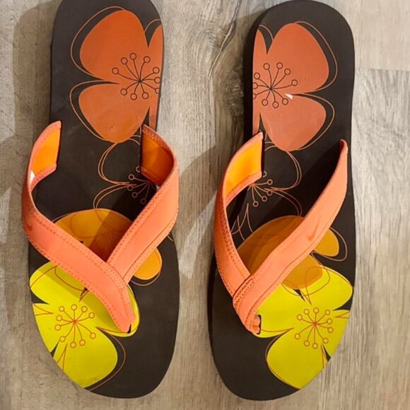 Y2K Nike Hibiscus Sandals - Vintage Surf Style | - Picture 3 of 3